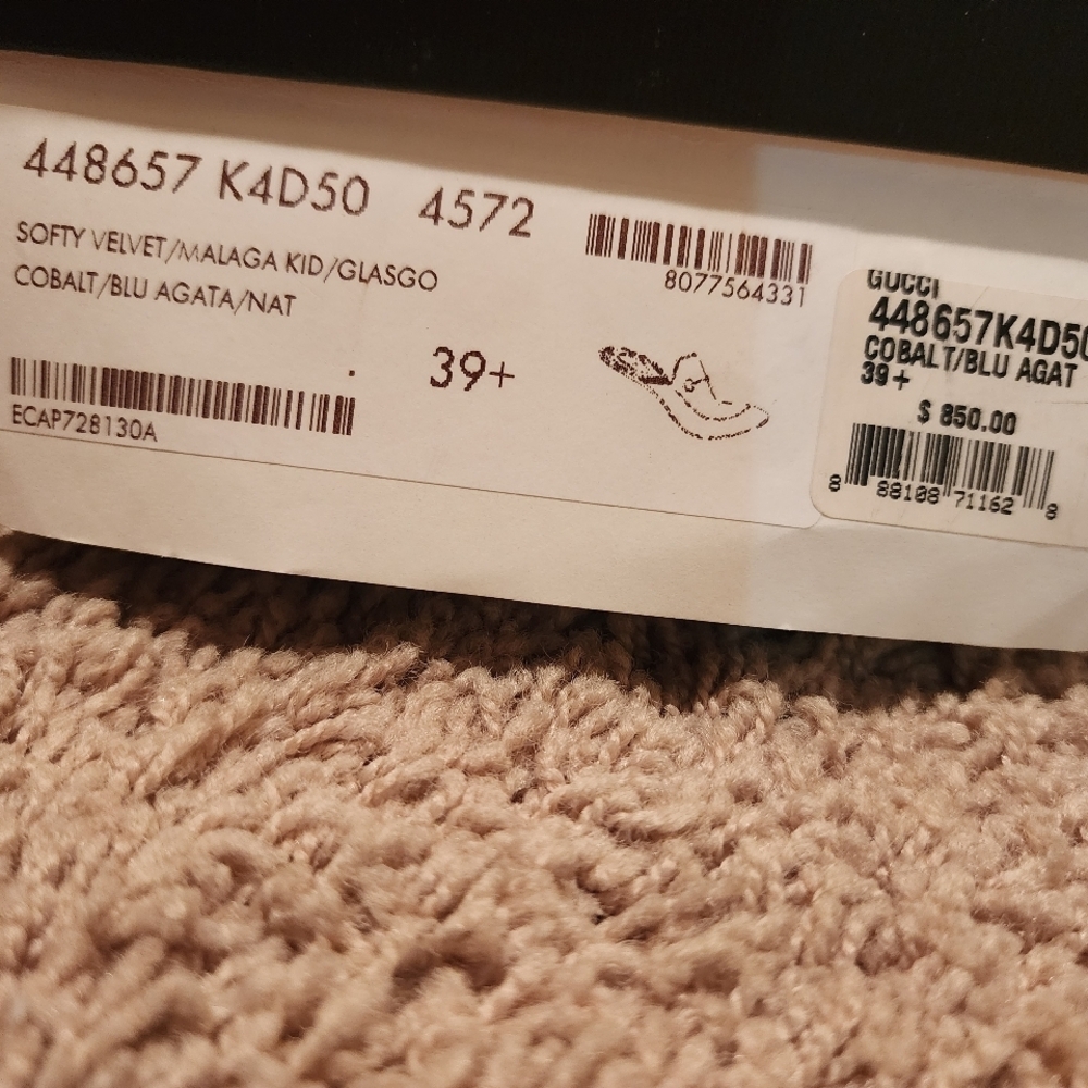 AUTHENTIC Gucci Blue Velvet Mules with Fur Trim - Picture 2 of 5